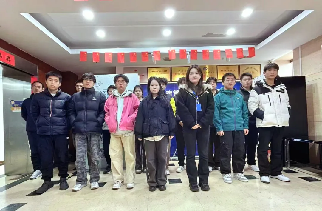 叮！結(jié)班成功！這張合照，是我們努力的最好